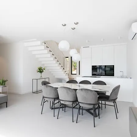 Moderne Xema Am Meer- Magischer Blick By Interhome * Dramalj