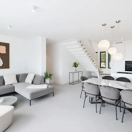 Moderne Xema Am Meer- Magischer Blick By Interhome Semesterbostad Dramalj