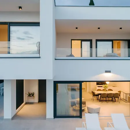 Nyaraló Moderne Xema Am Meer- Magischer Blick By Interhome Dramalj