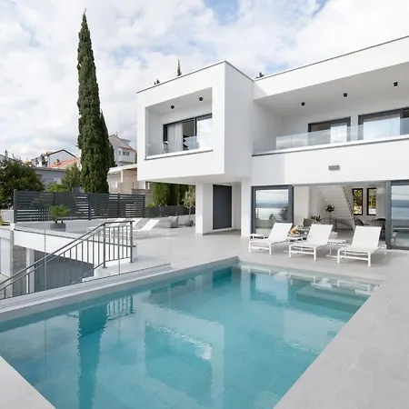 Nyaraló Moderne Xema Am Meer- Magischer Blick By Interhome Dramalj